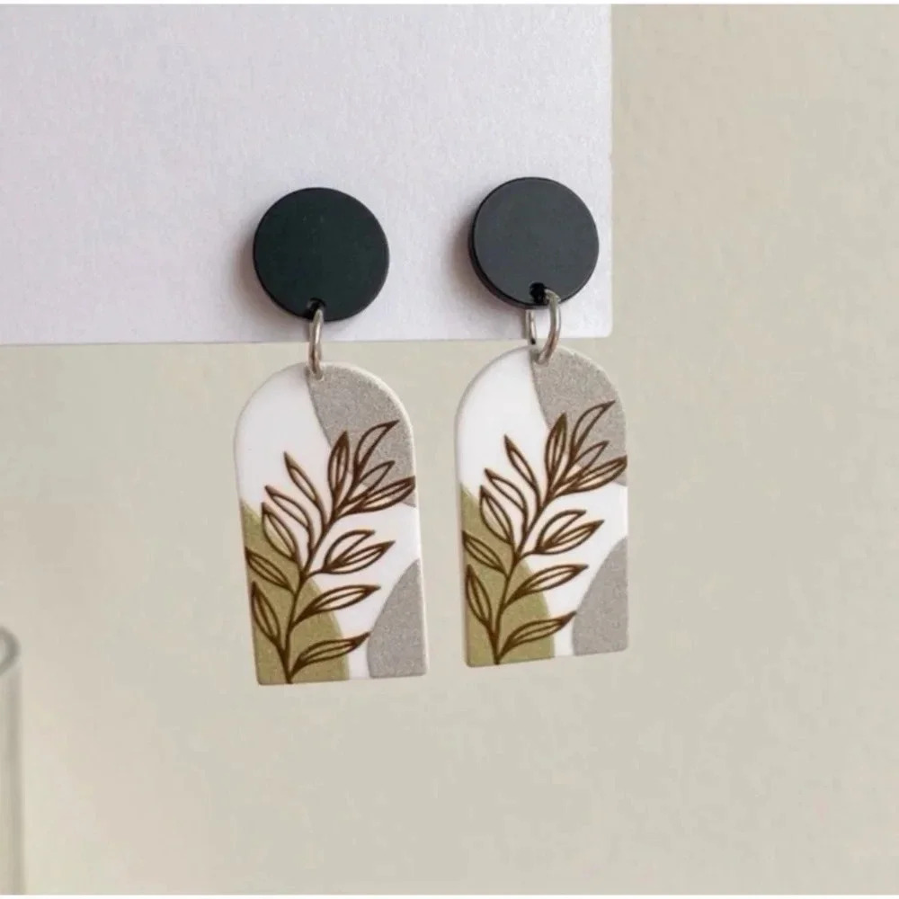 1 LEFT! Floral Print Trending Rectangle Hoop Earrings - Picture 2 of 4